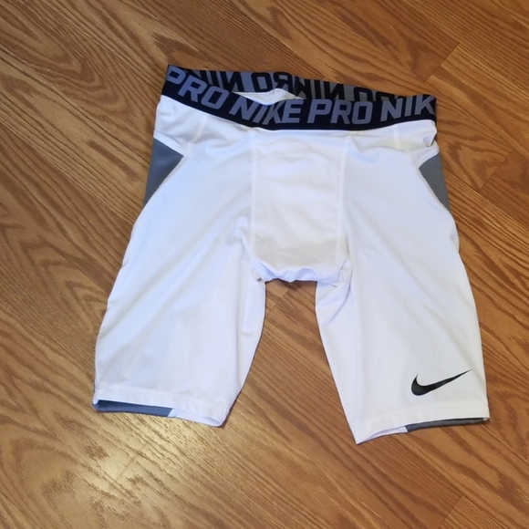 nike compression shorts with cup pocket